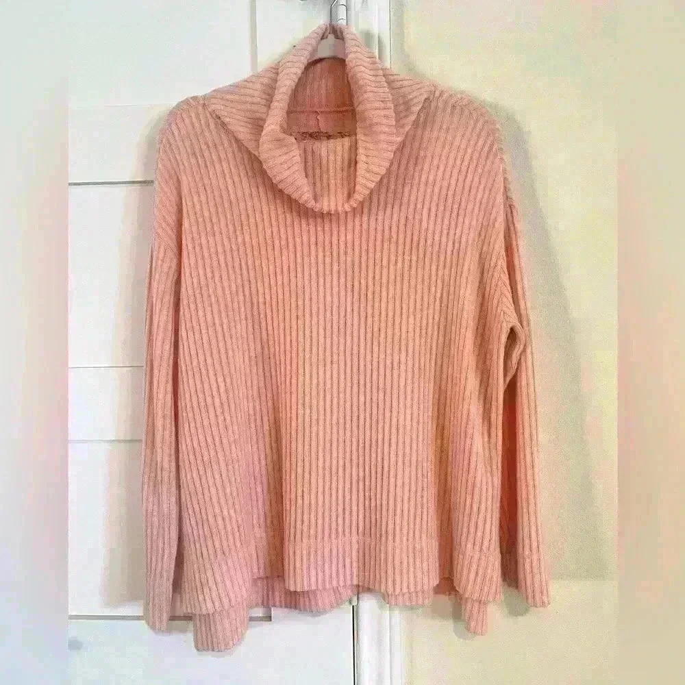 Maeve by Anthropologie Pink Lightweight Turtleneck- Size Small- EUC